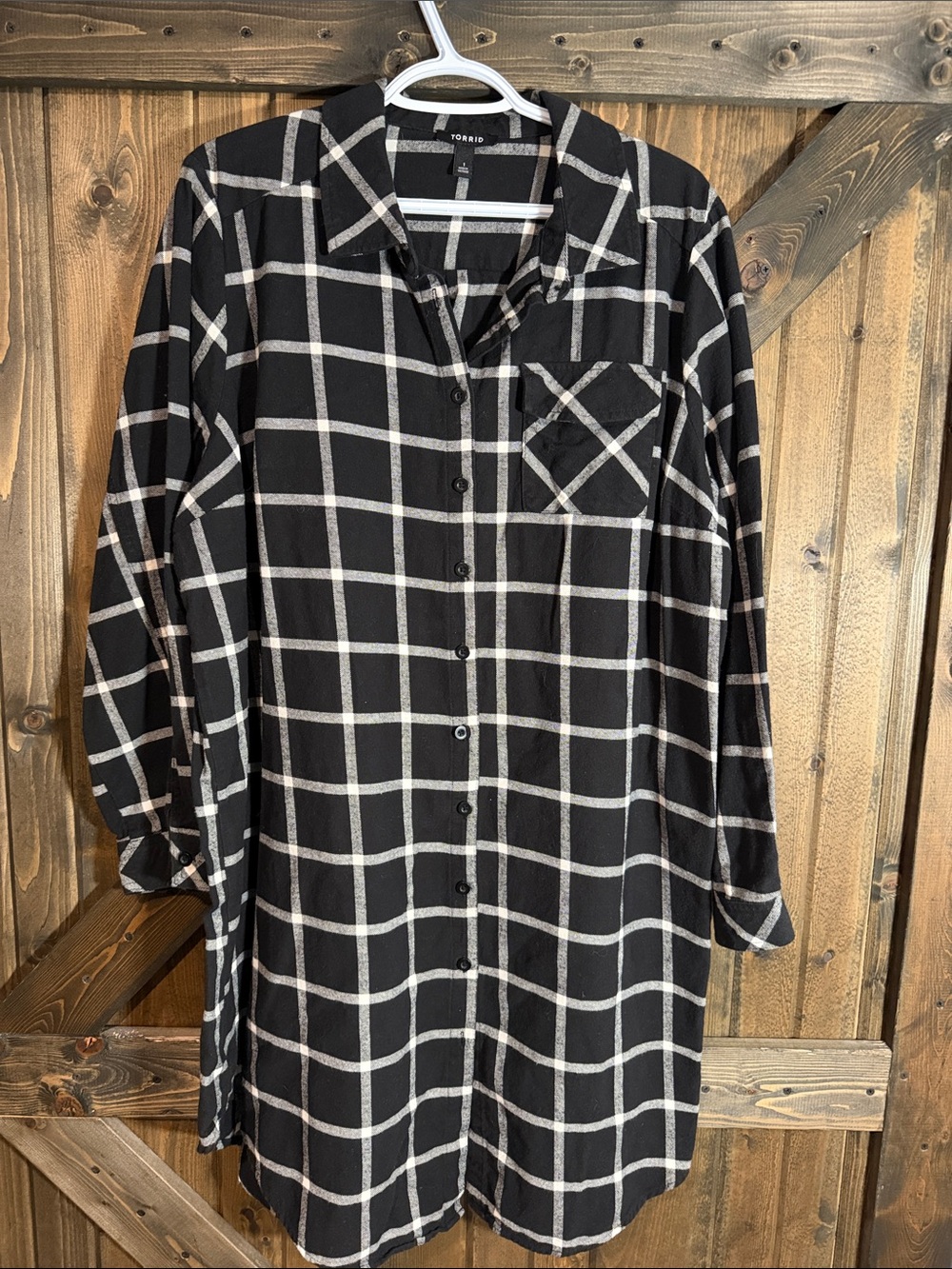 torrid Black and White Windowpane Plaid Long Sleeve Button-Up Top 💯 Cotton